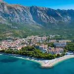 Iponi Villa Mimice
