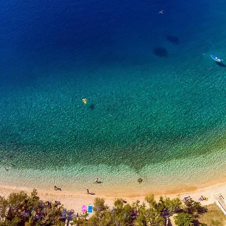 Iponi * ミミツェ